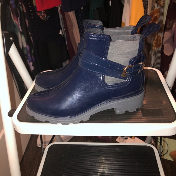 Navy Crisscross Rainboots - Picture 6 of 7